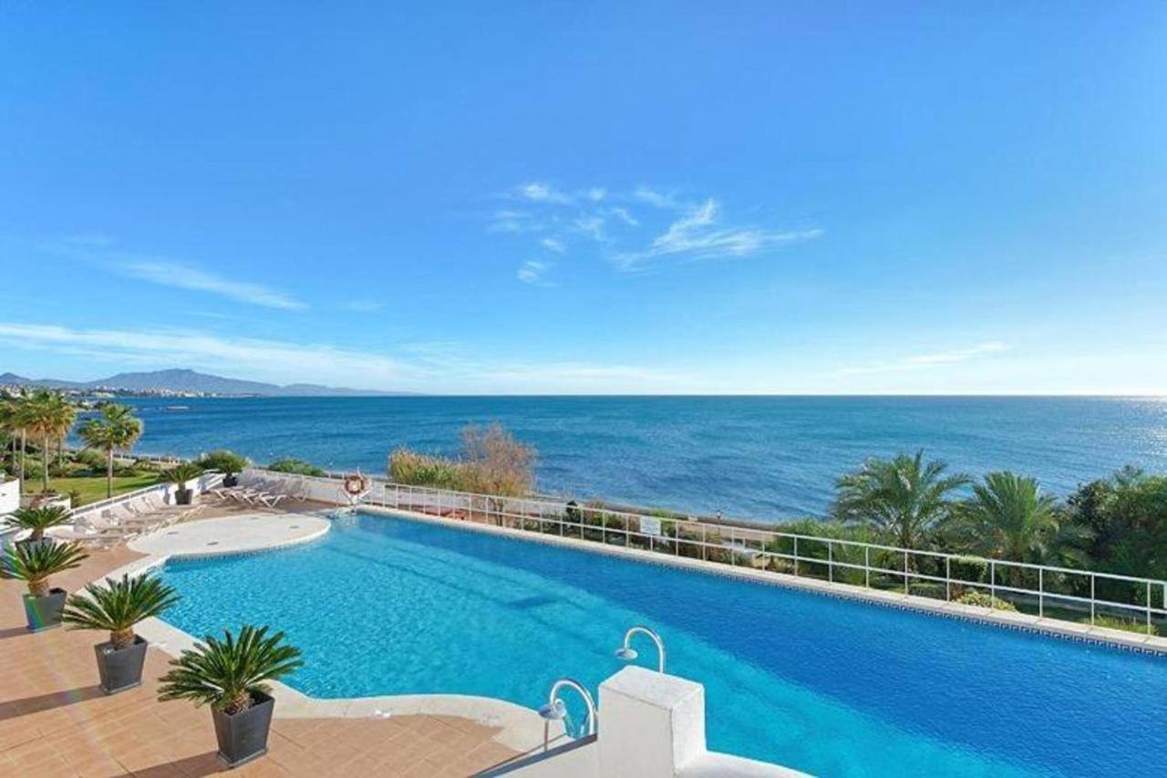 Spacious Stunning Views 2-bed Apartament Estepona